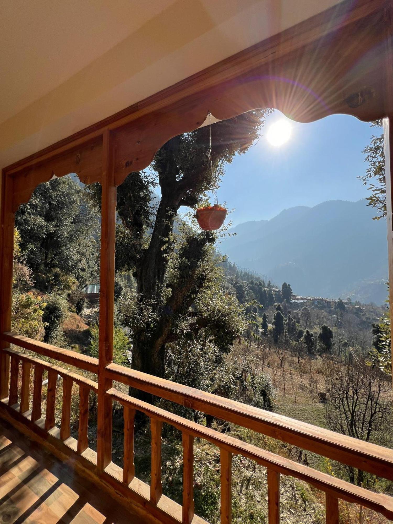 Mozo Inn&Cafe Jibhi Banjar Exterior photo